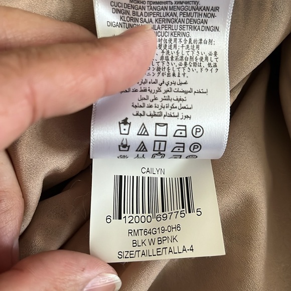 BCBGMaxazria dress with pockets - Picture 10 of 11